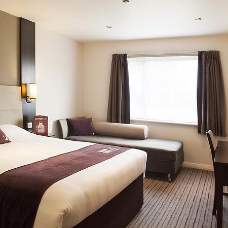Premier Inn 梅瑟蒂德菲尔 外观 照片