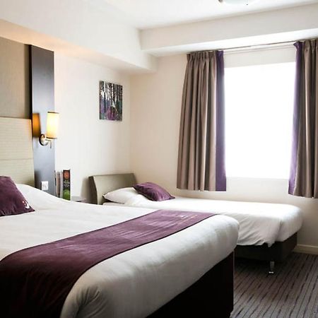 Premier Inn 梅瑟蒂德菲尔 外观 照片