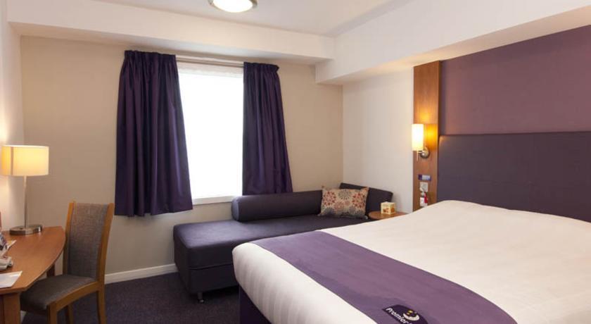 Premier Inn 梅瑟蒂德菲尔 外观 照片