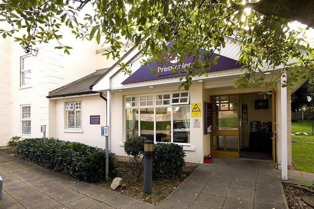 Premier Inn 梅瑟蒂德菲尔 外观 照片